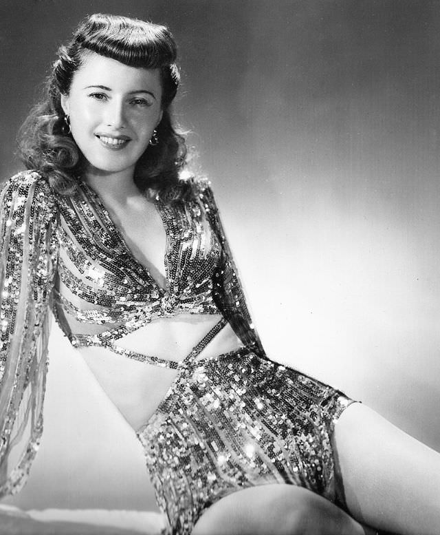 Fabulous Photos of Barbara Stanwyck during the Filming of 'Ball of Fire (1941)'