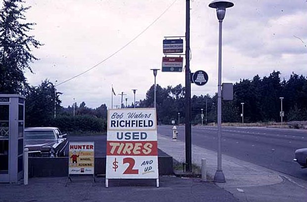 Bob Waters Richfield Station, Bellevue, 1969