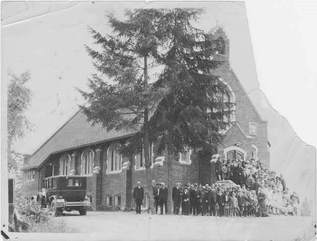 Congregation outside Sacred Heart Church, Bellevue, 1927