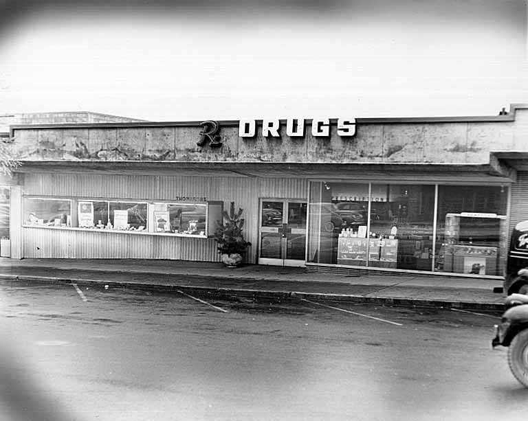 Front exterior of Thompson's Drugs, Bellevue, 1947