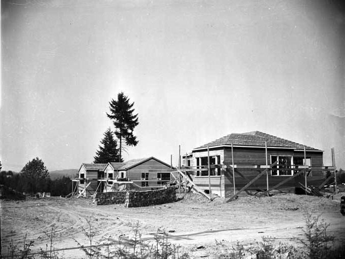Houses under construction in Bellevue, May 1946