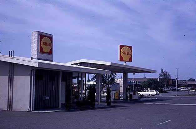 Shell station, Bellevue, 1969