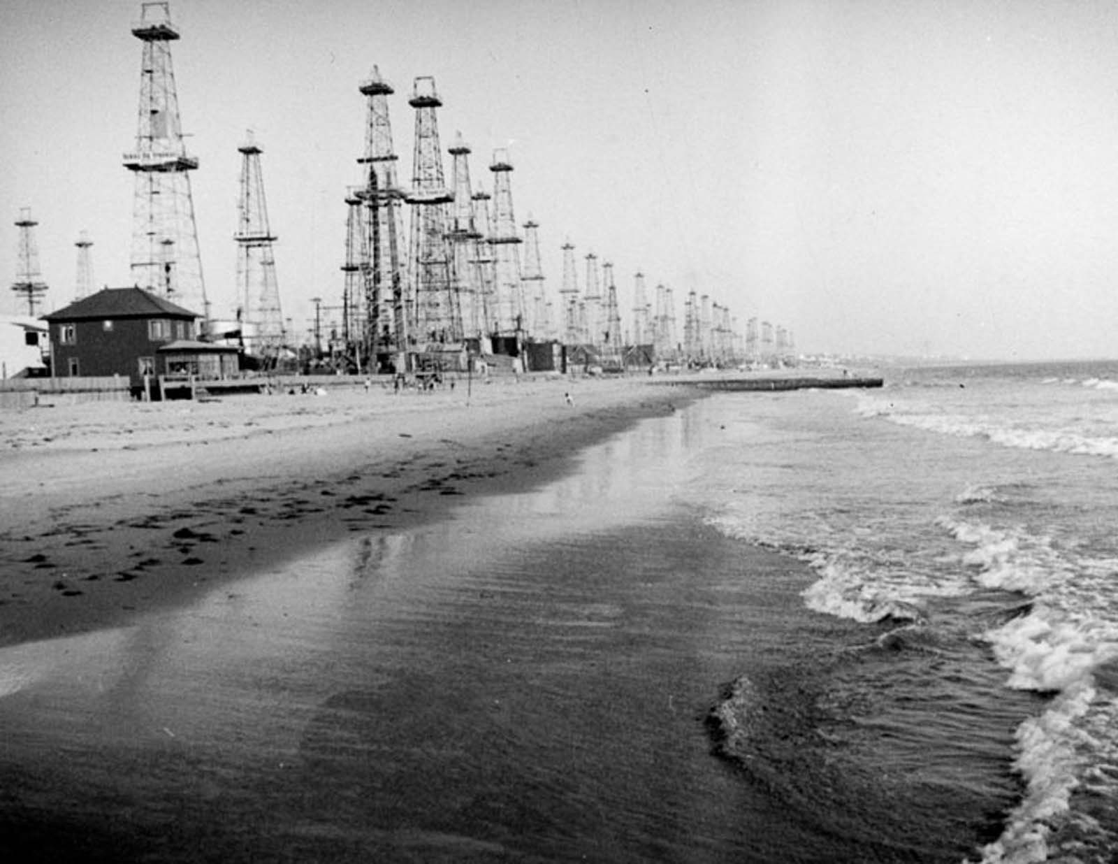 The coast along the Venice oilfield, in what is now Marina del Rey, 1937