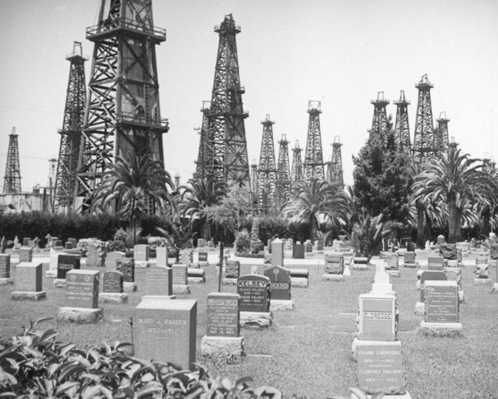 Sunnyside Cemetery in Long Beach, 1937