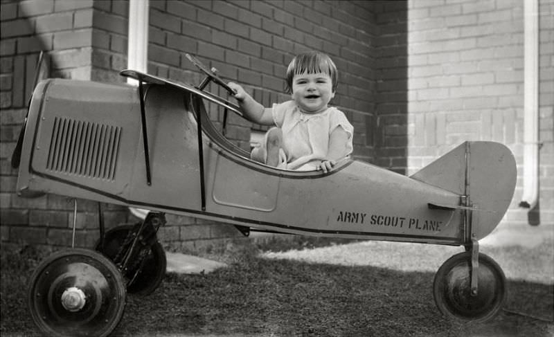 Stunning Vintage Photos of Children Having Fun During the 1950s