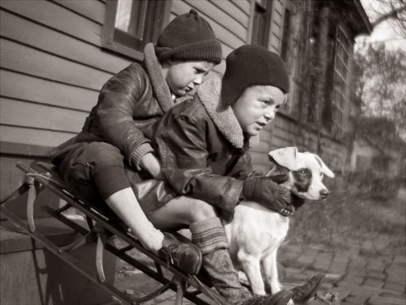 Stunning Vintage Photos of Children Having Fun During the 1950s