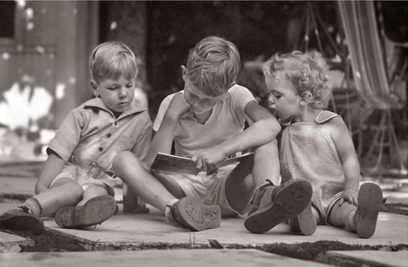 Stunning Vintage Photos of Children Having Fun During the 1950s