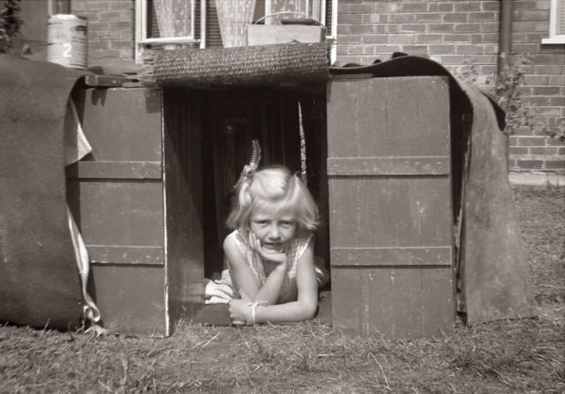 Stunning Vintage Photos of Children Having Fun During the 1950s