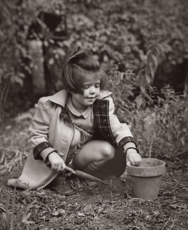 Stunning Vintage Photos of Children Having Fun During the 1950s