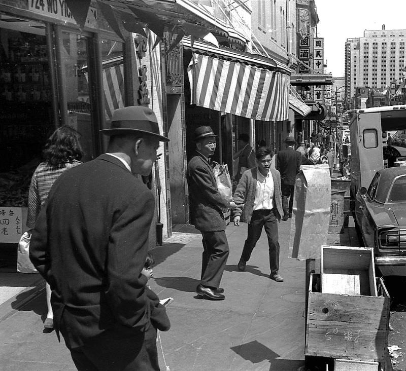 Sidewalk scene, Jackson Street between Stockton and Grant, Chinatown, San Francisco, 1972