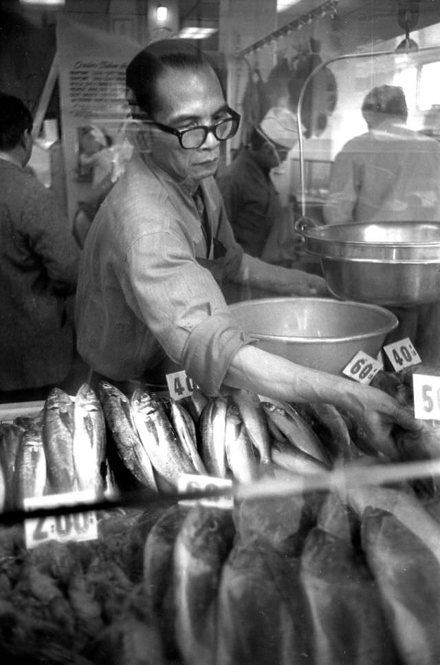 Dupont Market, Grant and Pacific, San Francisco, 1969