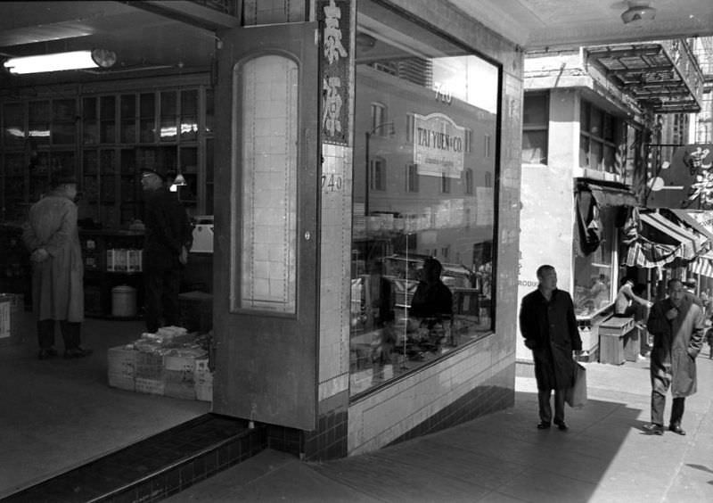 Tai Yuen Co., 740 Jackson Street, Chinatown, San Francisco, 1969