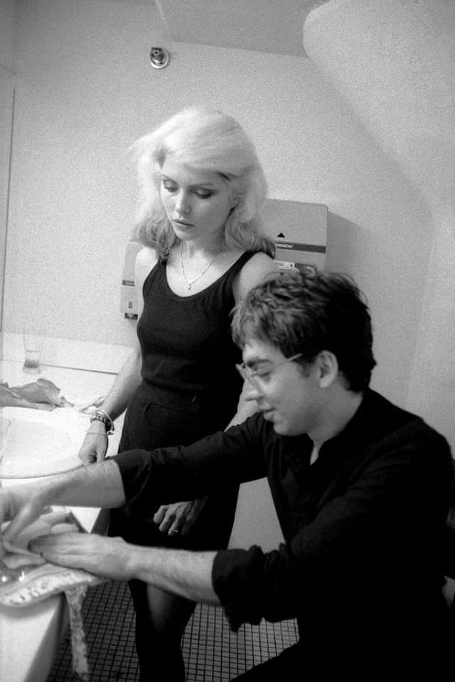 Beautiful Photos of Debbie Harry and Chris Stein during their Romantic Relationship