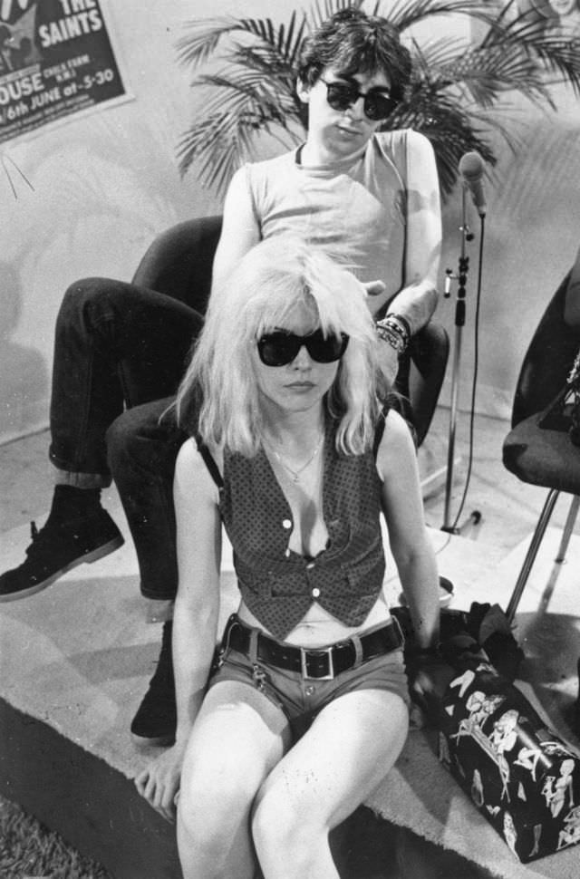 Beautiful Photos of Debbie Harry and Chris Stein during their Romantic Relationship