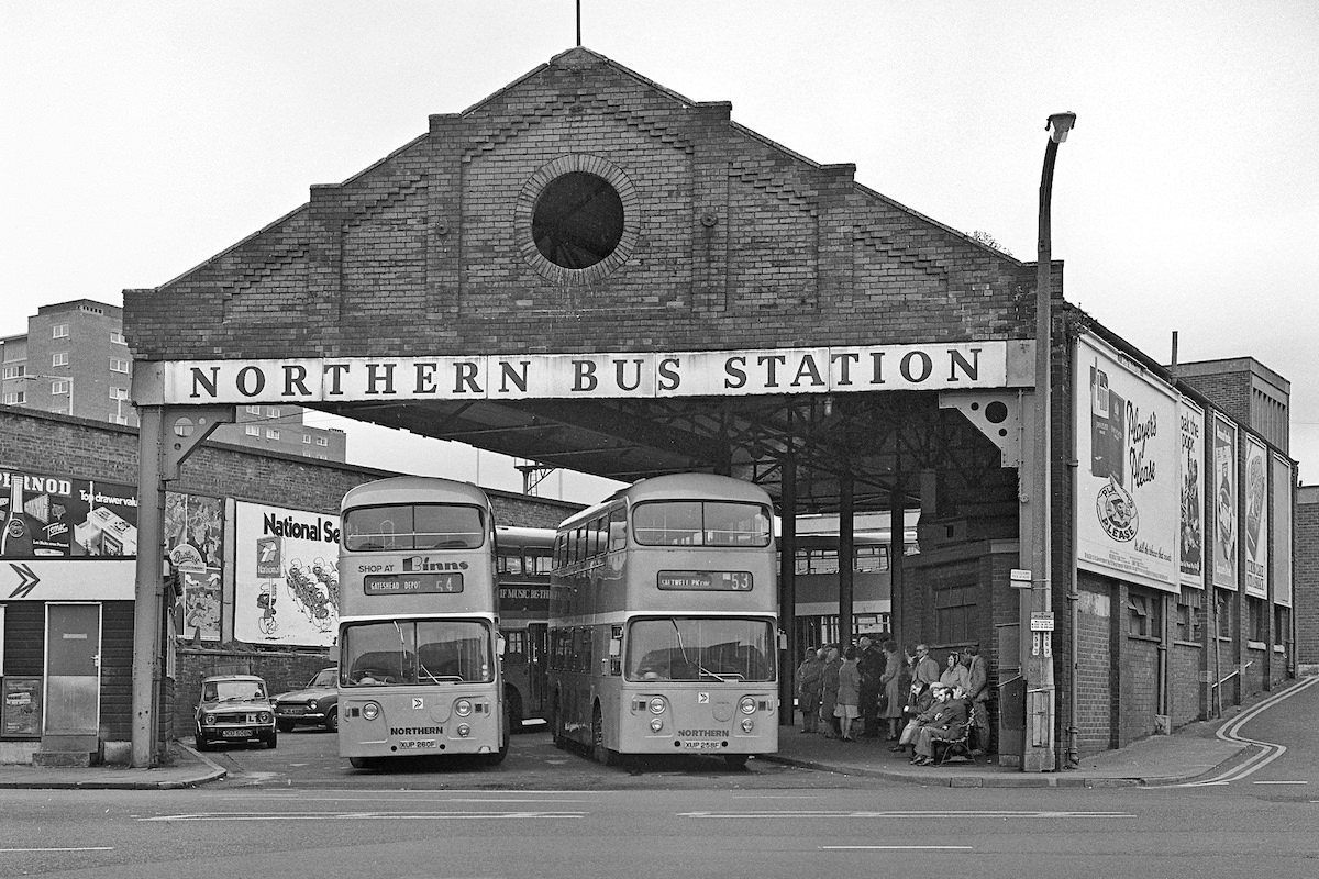 The old bus station in Wellington Street in 1981