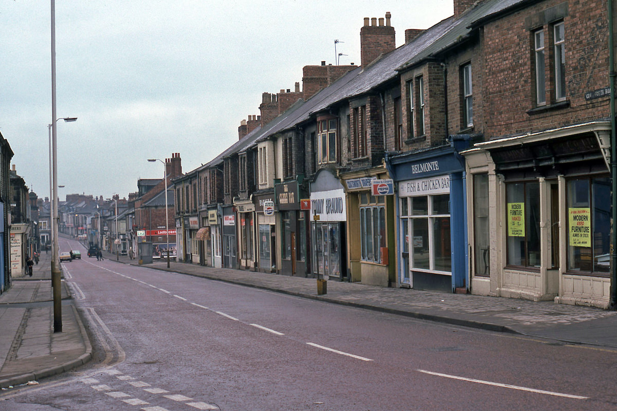 Looking south along a weirdly-deserted Coatsworth Road in 1980.