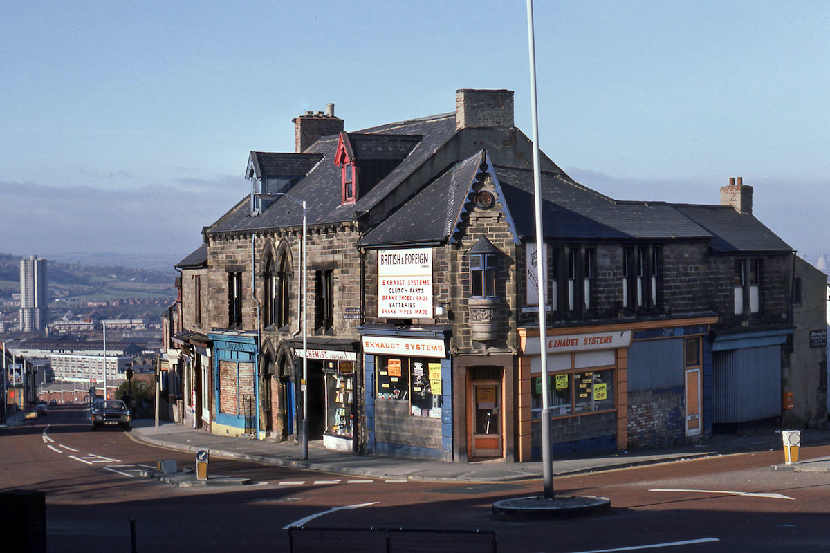 Buildings at the junction of Derwentwater Road (left) and Cuthbert Street, Gateshead in 1980