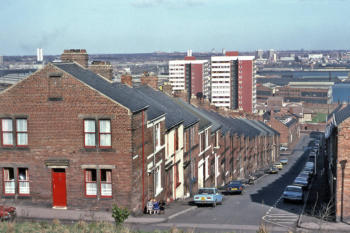 Looking down Moore Street towards Sunderland Road in Felling in 1980.