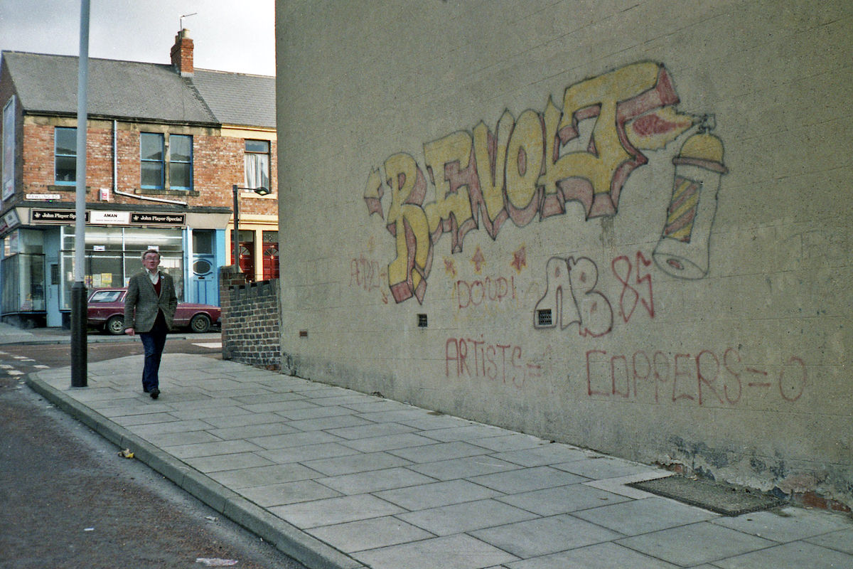 Whitehall Road at its junction with Rawling Road, Gateshead in 1986