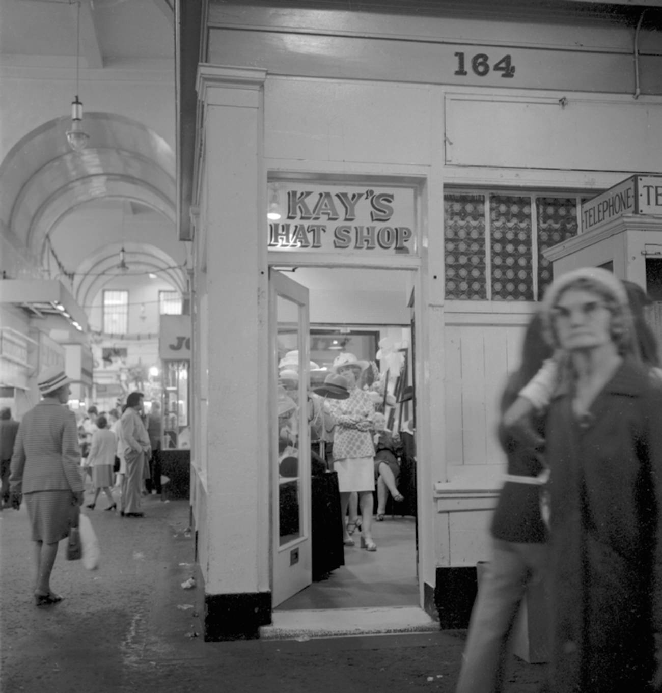 Amazing Vintage Photos of Grainger Market, Newcastle upon Tyne from the 1970s and 1980s