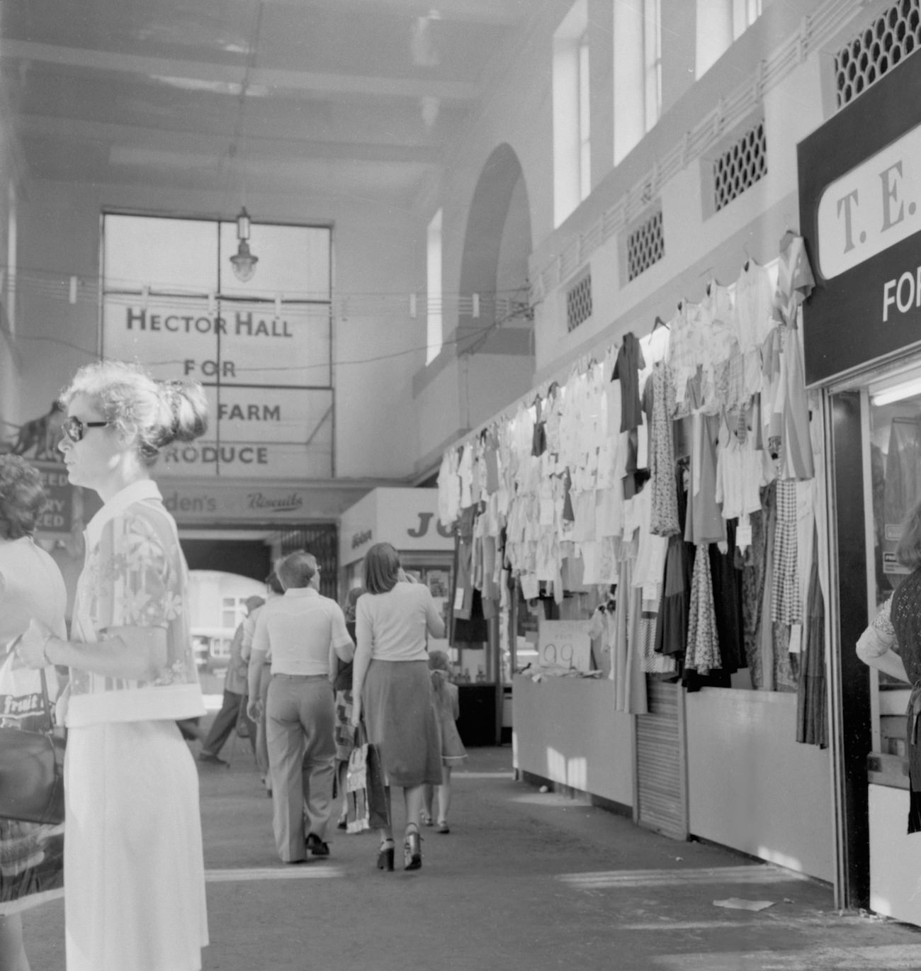 Amazing Vintage Photos of Grainger Market, Newcastle upon Tyne from the 1970s and 1980s