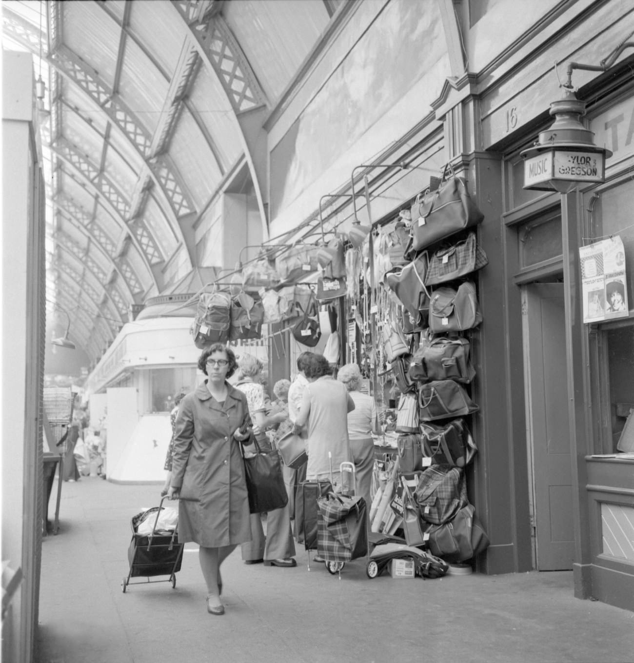 Amazing Vintage Photos of Grainger Market, Newcastle upon Tyne from the 1970s and 1980s