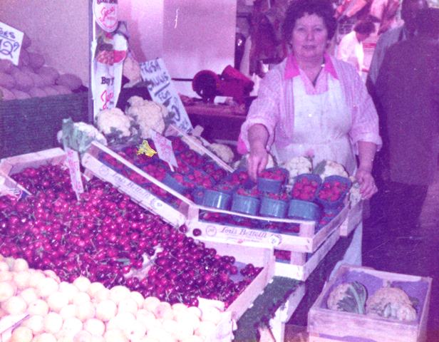 Amazing Vintage Photos of Grainger Market, Newcastle upon Tyne from the 1970s and 1980s