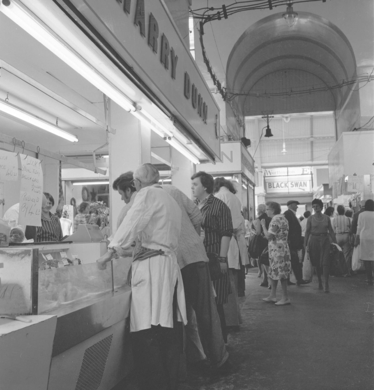 Amazing Vintage Photos of Grainger Market, Newcastle upon Tyne from the 1970s and 1980s