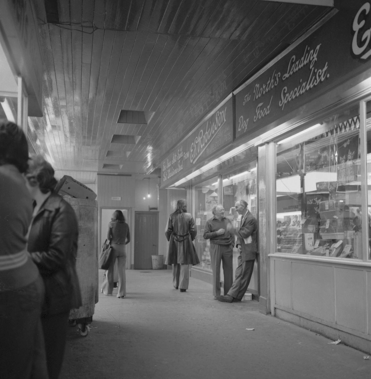 Amazing Vintage Photos of Grainger Market, Newcastle upon Tyne from the 1970s and 1980s