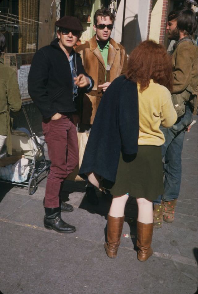 Vintage Photos of Hippies in Haight-Ashbury during the Summer of Love