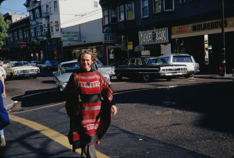 Vintage Photos of Hippies in Haight-Ashbury during the Summer of Love