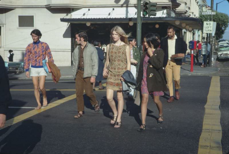 Vintage Photos of Hippies in Haight-Ashbury during the Summer of Love