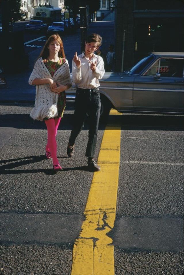 Vintage Photos of Hippies in Haight-Ashbury during the Summer of Love