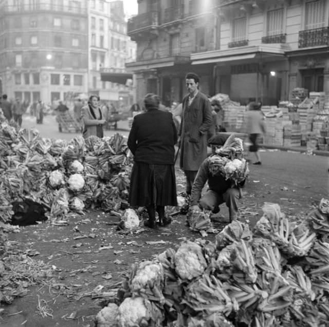 Stunning Photos of Les Halles, Paris Food Market in the 1950s