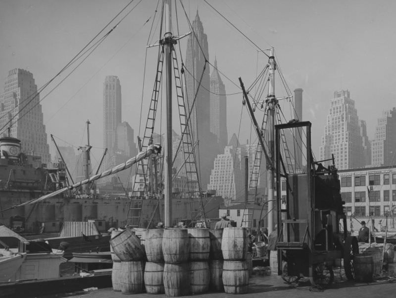 Fulton Fish Market wharf, 1946