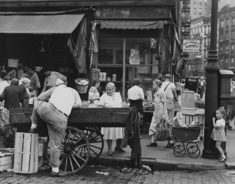 Suffolk and Hester Streets, 1946