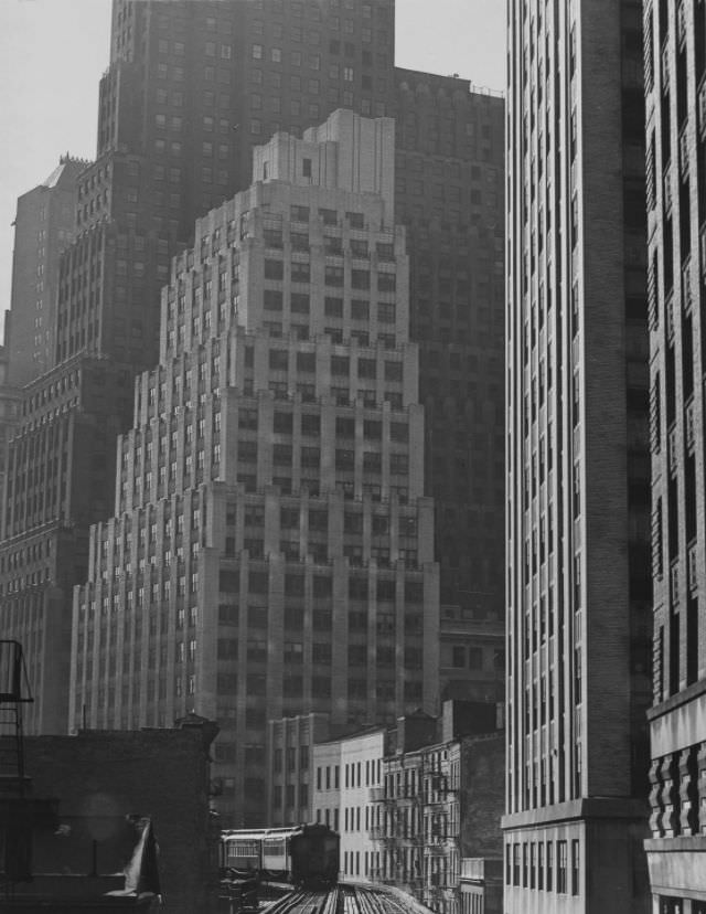 3rd Avenue El looking south from Fulton Street Station, 1948