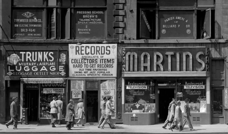 6th Avenue between 43rd and 44th Streets, 1948