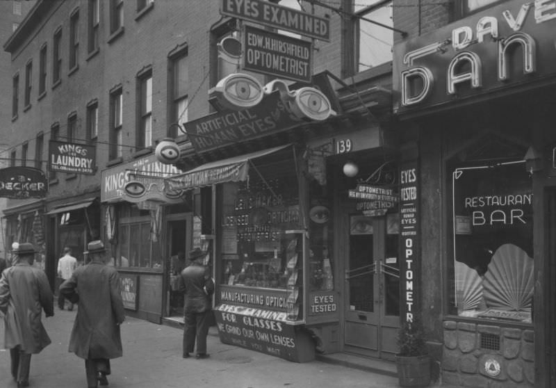 Life in the Mid-1940s York City Through the Lens of Todd Webb