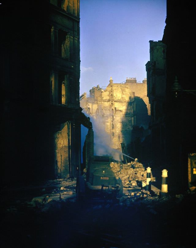 Damage in London during the Blitz, 1940