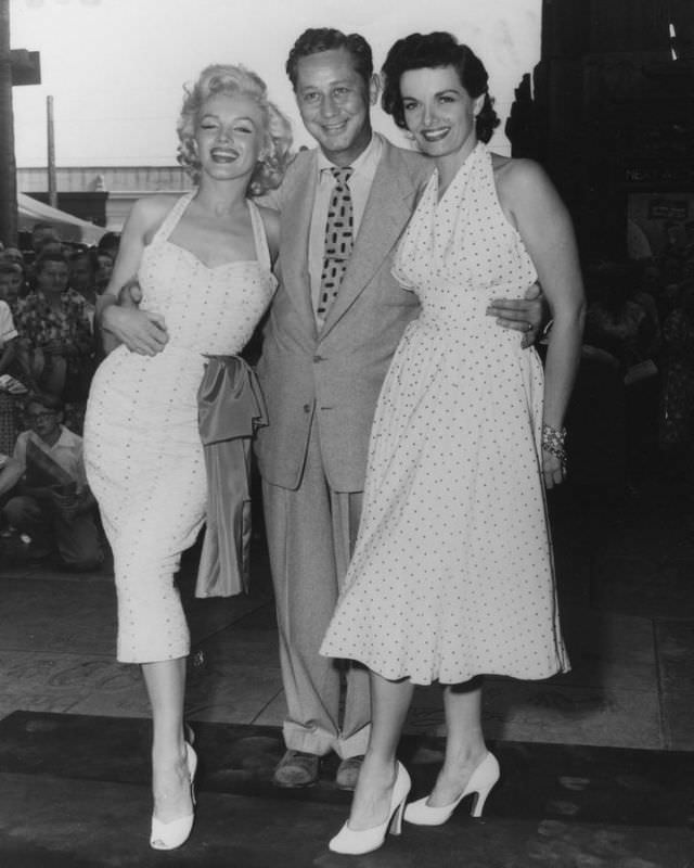 Marilyn Monroe and Jane Russell at Their Imprint Ceremony at Grauman’s Chinese Theatre in 1953