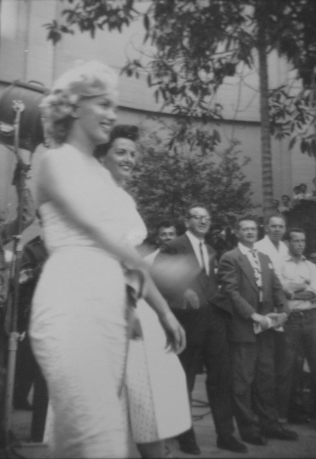 Marilyn Monroe and Jane Russell at Their Imprint Ceremony at Grauman’s Chinese Theatre in 1953