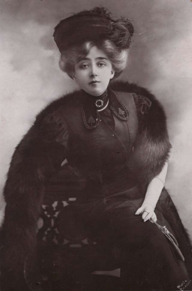 May de Sousa: The Tragic Story and Fabulous Photos of Singer and Broadway Actress