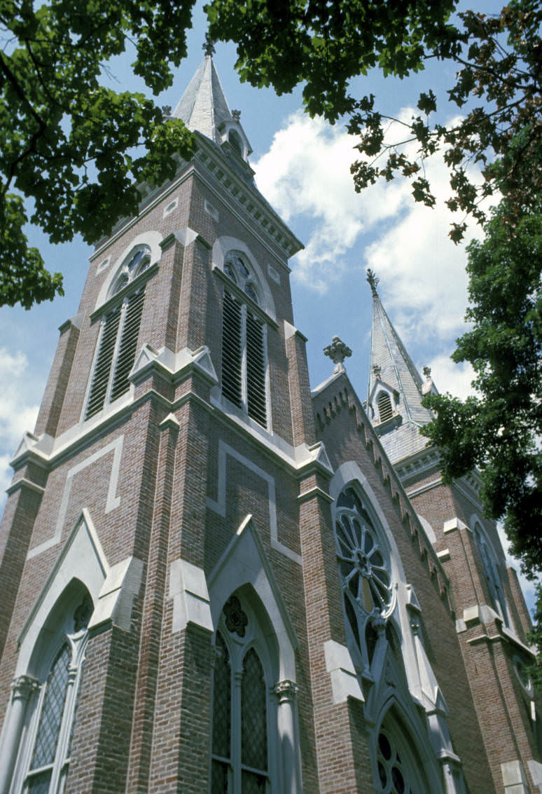 The Madison Street United Methodist Church in Clarksville, Tennessee, 1975
