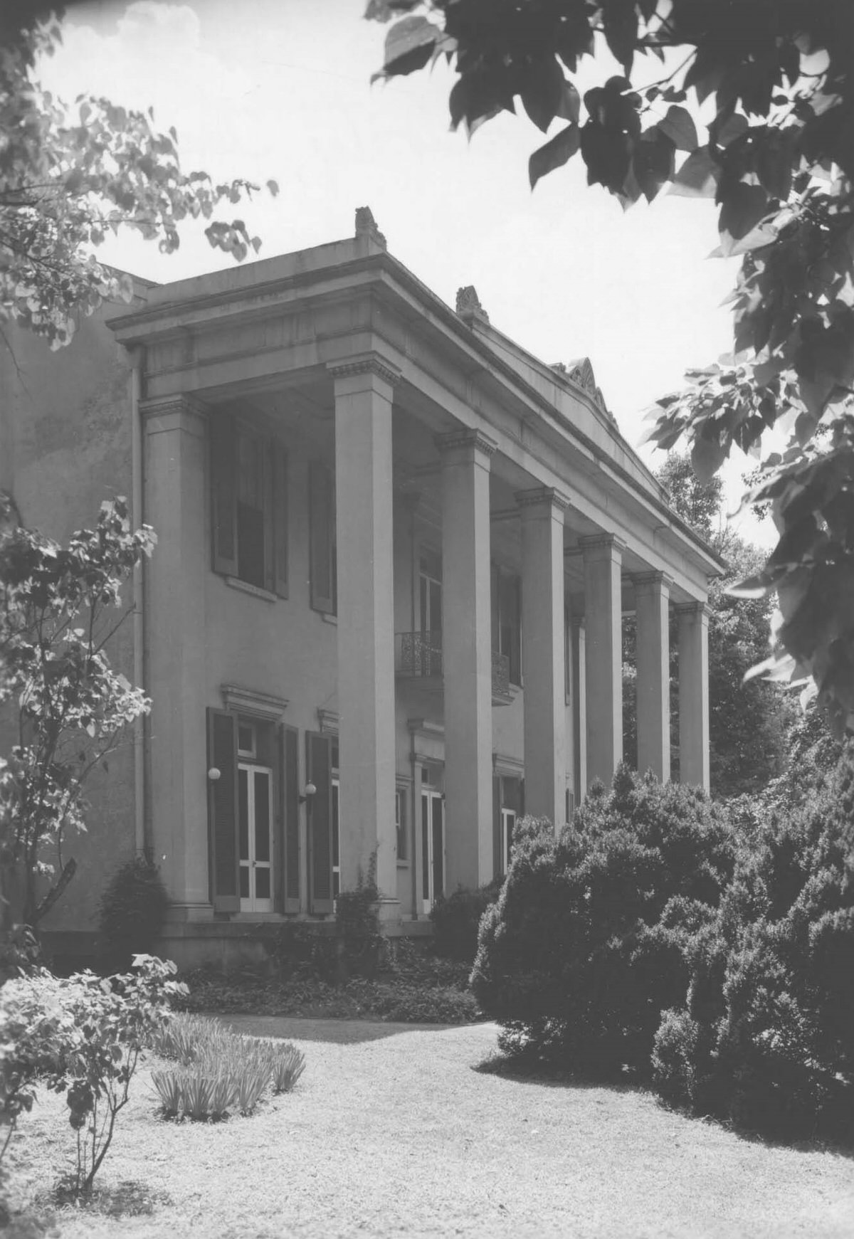 Front porch of Belle Meade Mansion from northeast, 1940