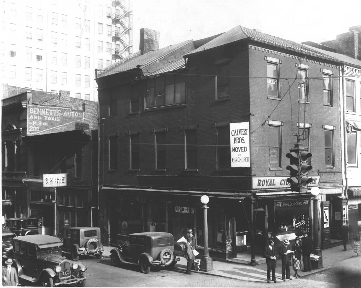 Royal cigar store, 1929