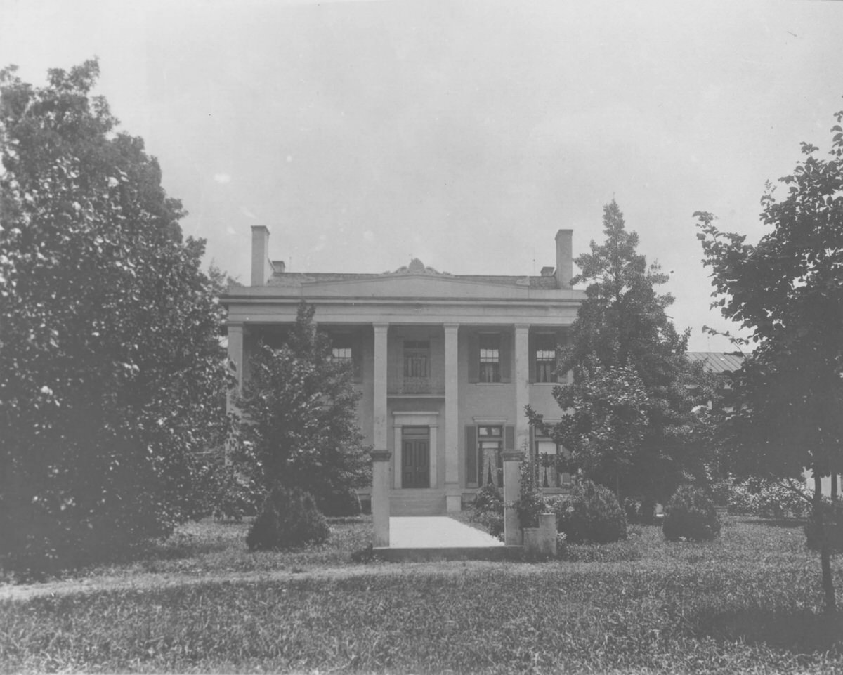 Belle Meade Mansion front entrance, 1970s