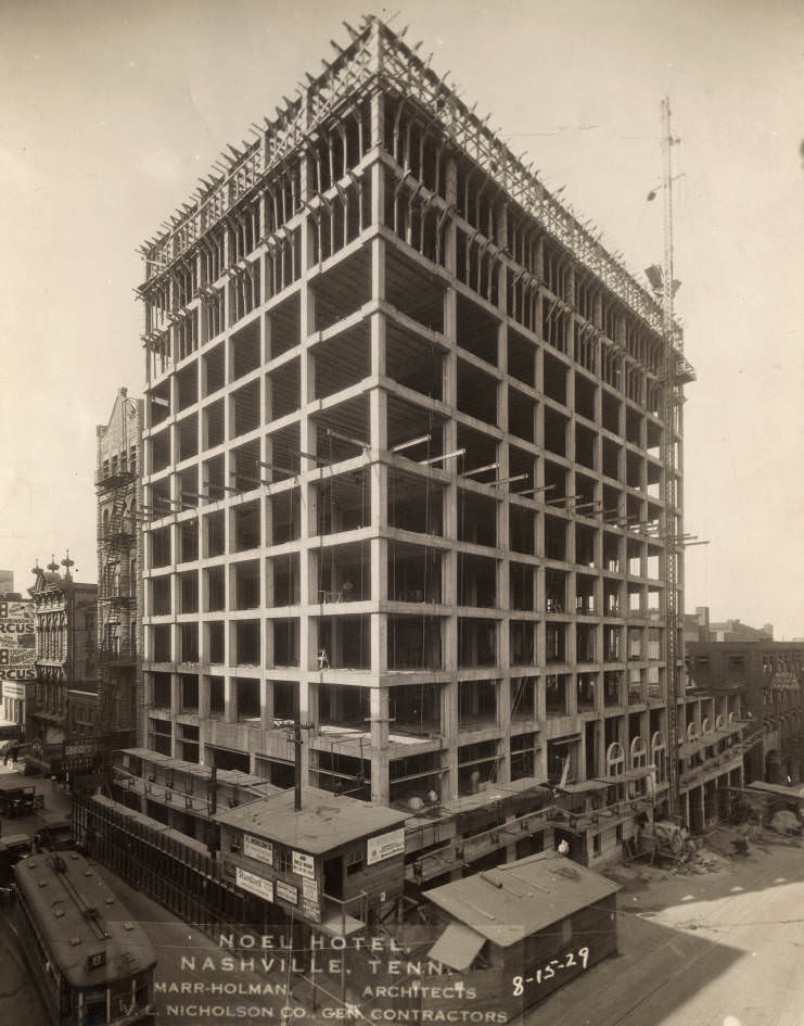 Noel Hotel during construction, 1929