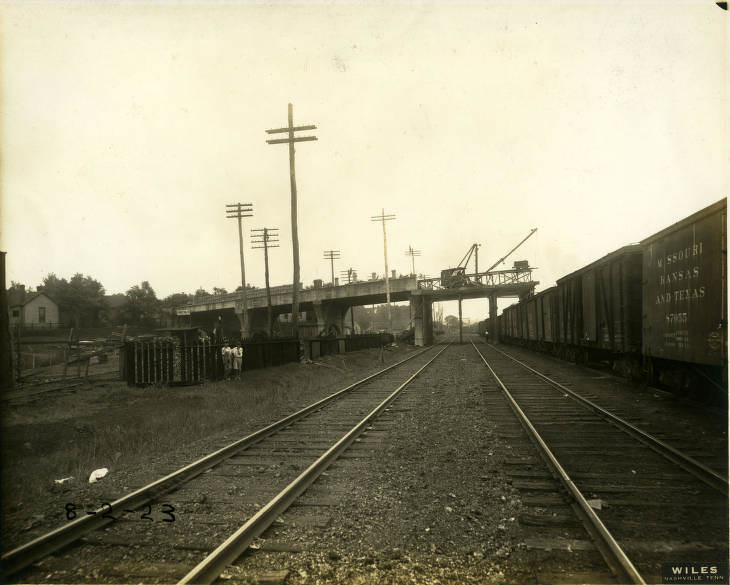 Construction of the East Nashville Viaduct, 1923