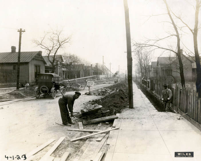 Construction of the East Nashville Viaduct, 1923